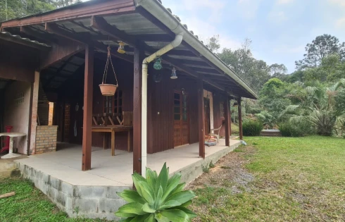 Sítio em Santa Isabel, Águas Mornas
