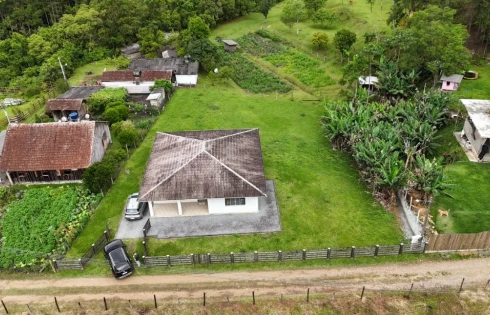 Casa em Santa Isabel, Águas Mornas