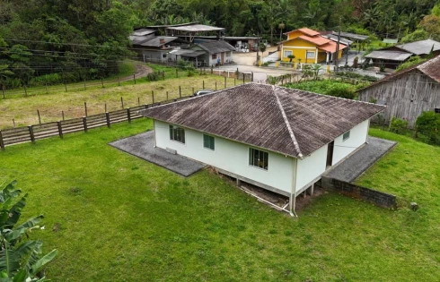 Casa em Santa Isabel, Águas Mornas
