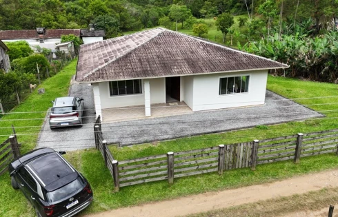 Casa em Santa Isabel, Águas Mornas