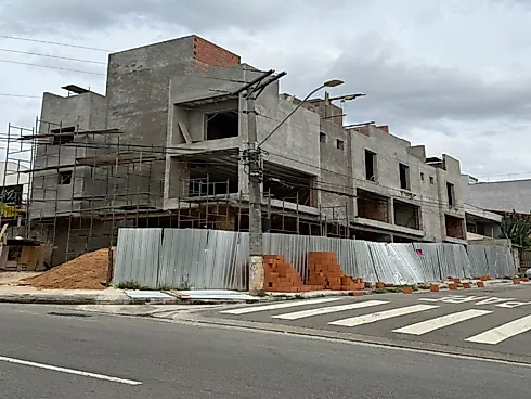 Sobrado Geminado com 3 quartos em Vila Bastos, Santo André