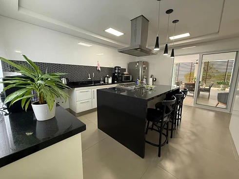 Casa dos Sonhos no Alphaville Campinas: 5 Suítes, Piscina Infinita e Design Impecável! - Foto 8