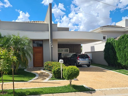 Casa no Swiss Park | 360m² de Terreno | 4 Dormitórios (2 Suítes) | Piscina Aquecida | Pronta para Morar