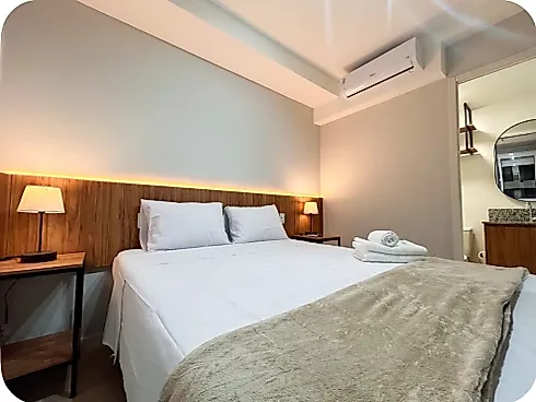 Apartamento 2 Dormitórios no Centro Operando com Airbnb - Foto 16