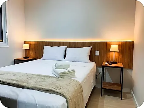 Apartamento 2 Dormitórios no Centro Operando com Airbnb - Foto 17