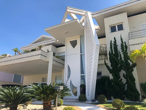 Casa Mobiliada à Venda com 4 Suítes - Swiss Park