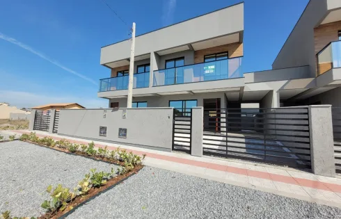 Sobrado Geminado com 3 quartos em Praia da Pinheira, Palhoça