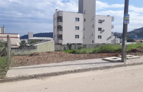 Terreno com 0 quartos em Forquilhinha, São José