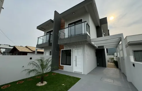 Sobrado Geminado com 2 quartos em Forquilhas, São José