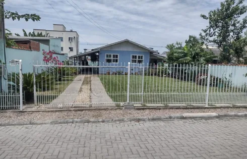 Casa com 2 quartos em Aririú, Palhoça