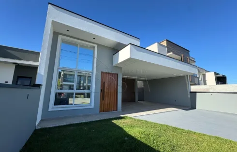 Casa com 3 quartos em Forquilhas, São José