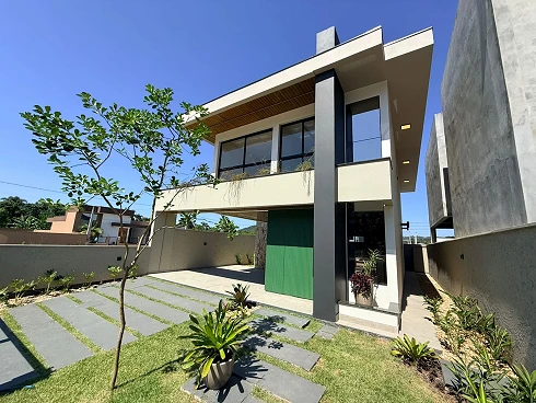 Casa com 3 quartos em Forquilhas, São José