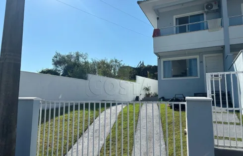 Sobrado Geminado com 2 quartos em Bela Vista, Palhoça