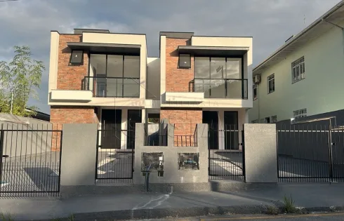 Sobrado Geminado com 3 quartos em Areias, São José