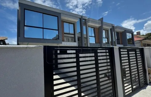 Sobrado Geminado com 3 quartos em Ingleses do Rio Vermelho, Florianópolis