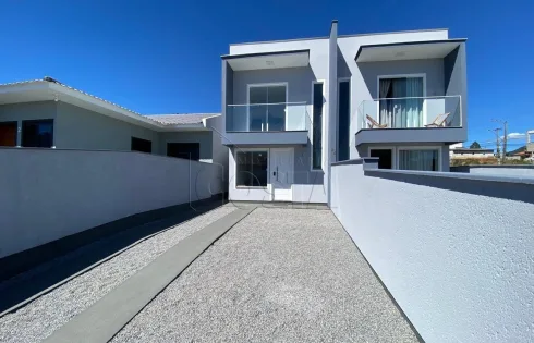 Sobrado Geminado com 2 quartos em Bela Vista, Palhoça