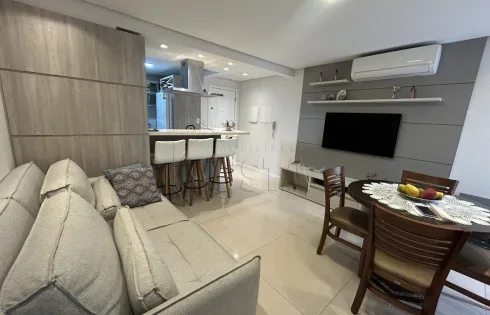 Apartamento com 3 quartos em Estreito, Florianópolis