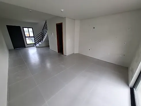 Sobrado geminado em Forquilhas, São José