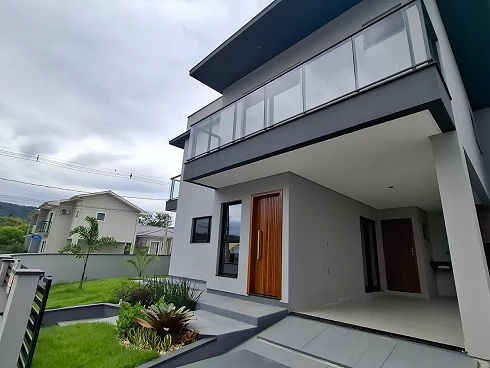 Sobrado Geminado com 3 quartos em Potecas, São José