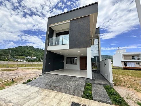 Casa com 3 quartos em Beira Rio, Biguaçu