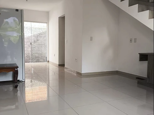 Sobrado geminado em Bela Vista, Palhoça
