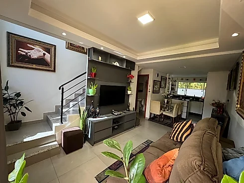 Sobrado geminado em Forquilhas, São José