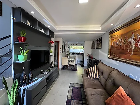 Sobrado geminado em Forquilhas, São José