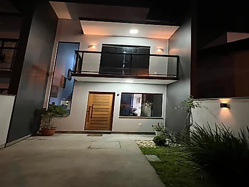 Sobrado geminado em Forquilhas, São José