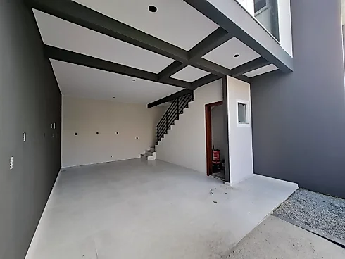 Sobrado geminado em Potecas, São José