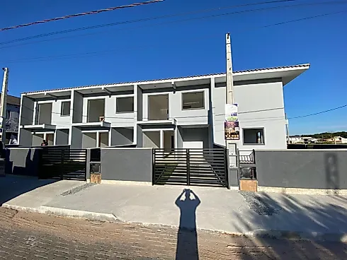 Sobrado Geminado com 2 quartos em Potecas, São José