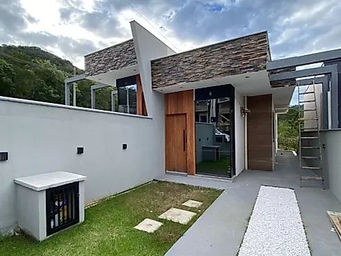 Casa Geminada com Ótimo Espaço de Fundos - Casa geminada em Forquilhas, São José - Foto 2