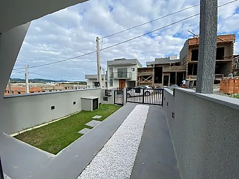 Casa Geminada com Ótimo Espaço de Fundos - Casa geminada em Forquilhas, São José - Foto 3