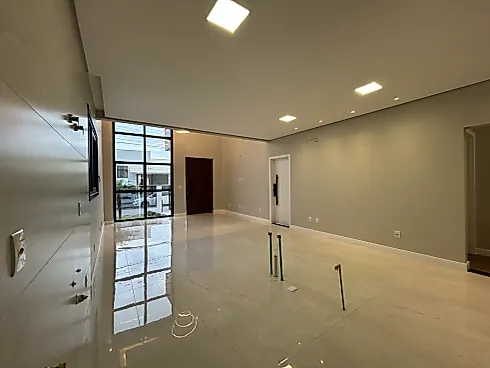 Casa de Alto Padrão com Piscina – 191 m² de Área Construída - Casa em Pedra Branca, Palhoça - Foto 4