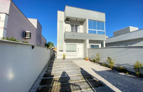 Sobrado geminado em Bela Vista, Palhoça