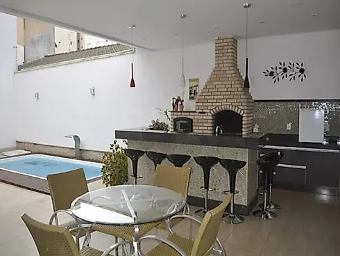 Casa com 4 quartos em Vigilato Pereira, Uberlândia