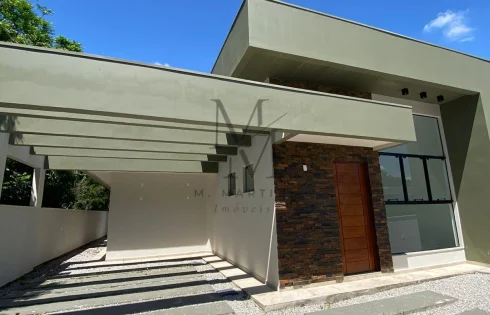 Casa com 3 quartos em Forquilhas, São José