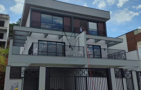 Sobrado com 3 quartos em São Sebastião, Palhoça