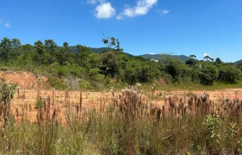 Terreno com 0 quartos em Forquilhas, São José