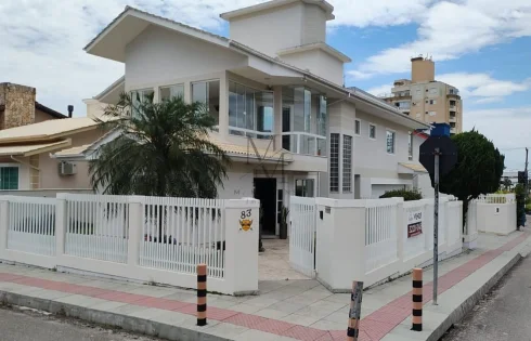 Casa com 4 quartos em Pagani, Palhoça