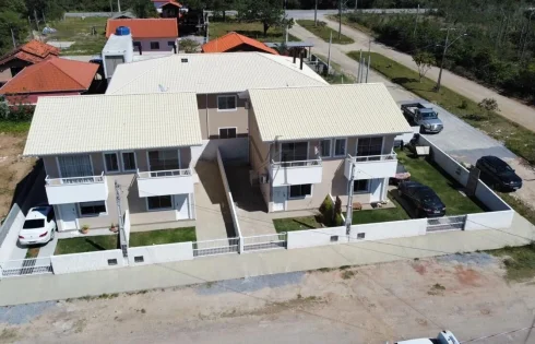 Sobrado com 2 quartos em Enseada da Pinheira, Palhoça