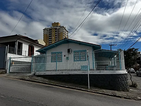 Casa à Venda no Bairro Barreiros – São José/SC - Casa em Barreiros, São José - Foto 1