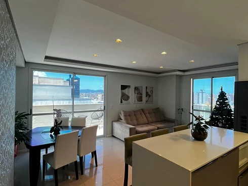 Apartamento em Roçado, São José