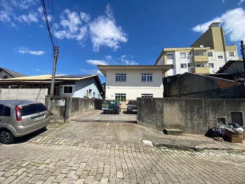 Prédio em Jardim Araucária, São José
