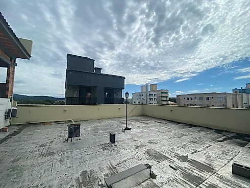 Prédio em Serraria, São José