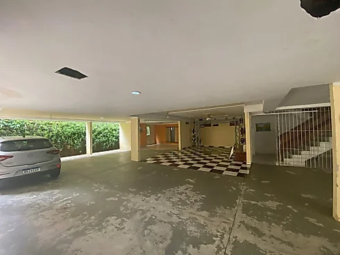 Prédio em Serraria, São José