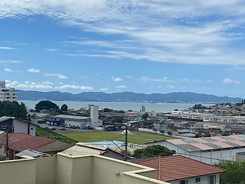 Prédio em Serraria, São José