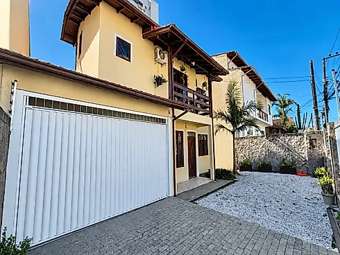 Casa 4 Dormitórios no Bairro Areias, São José - Casa em Areias, São José - Foto 2