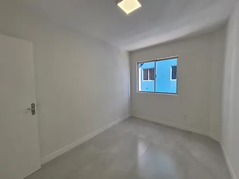 Apartamento com 02 Dormitórios à Venda em Barreiros. - Foto 12