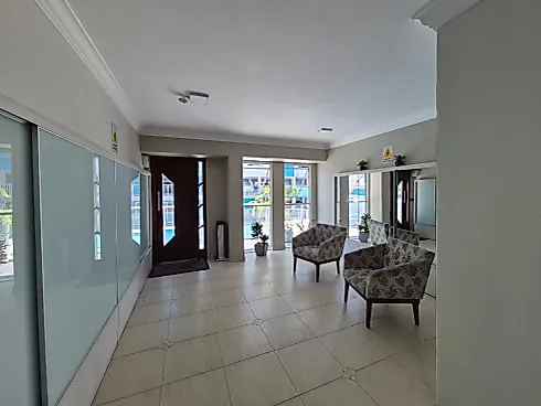 Apartamento com 02 Dormitórios à Venda em Barreiros. - Foto 22