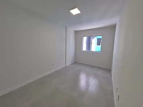 Apartamento com 02 Dormitórios à Venda em Barreiros. - Foto 13